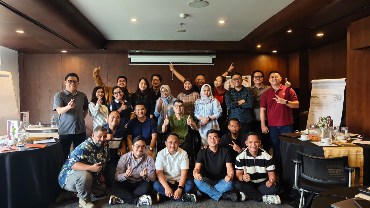 Peserta training sales antusias bersama trainer
